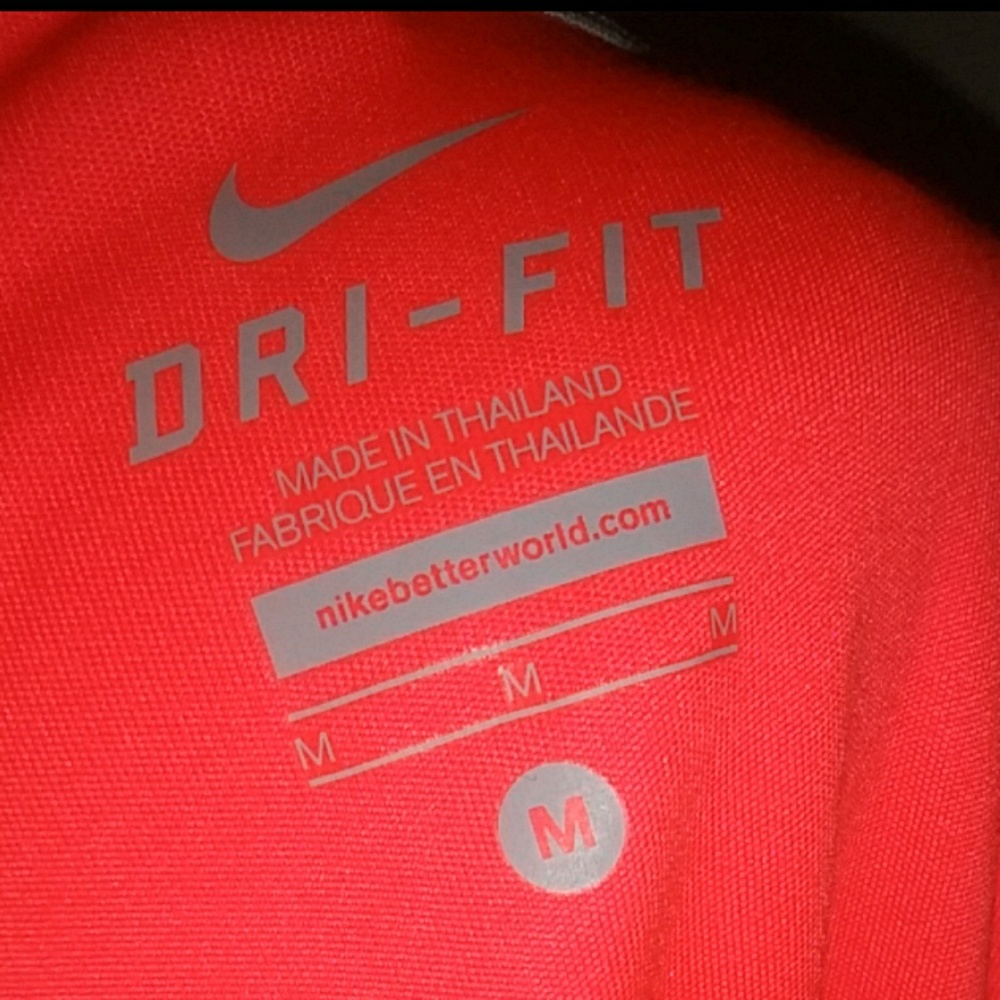 Nike - Picture 4 of 4